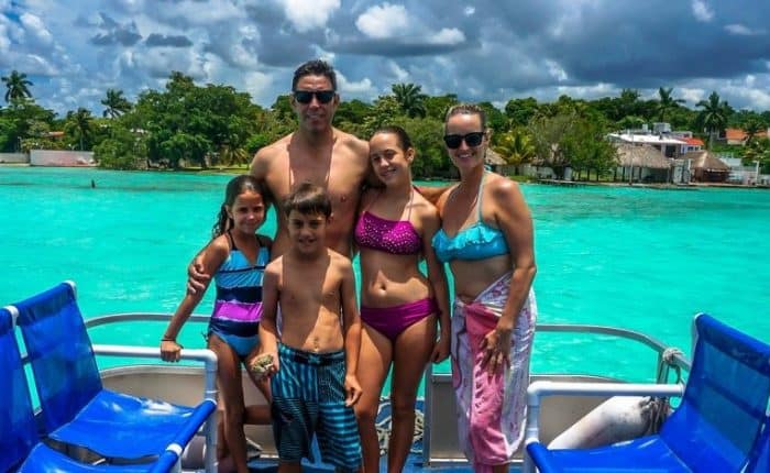 Family of 5 off the back of their boat in Mexico