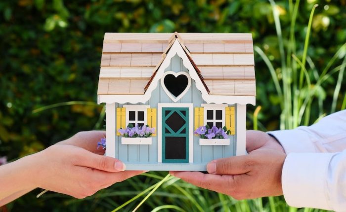 Top 10 Tips to Navigate Legal Hurdles When Buying Property Overseas